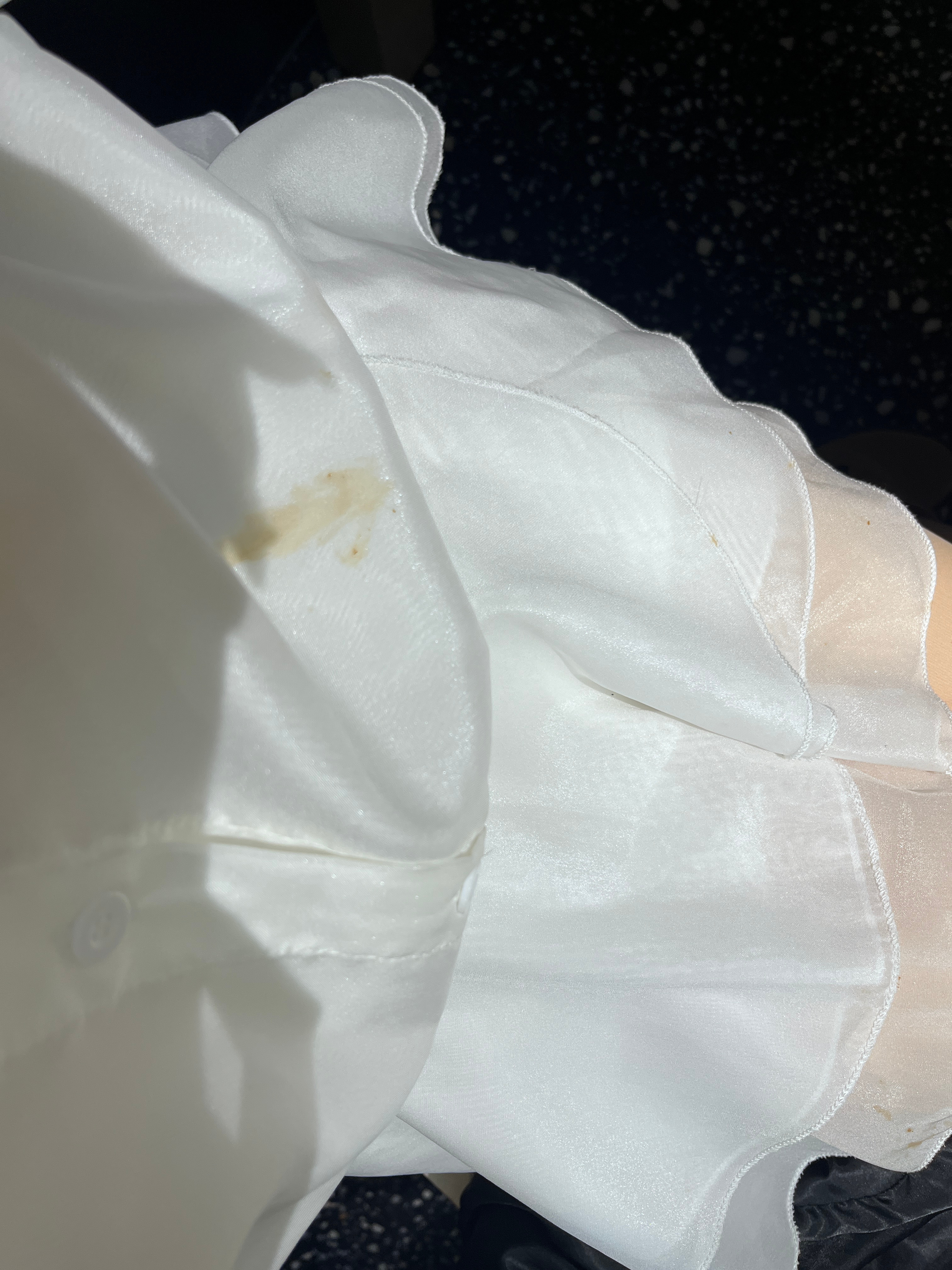 千万千万千万，不要穿白衣服吃烤肉