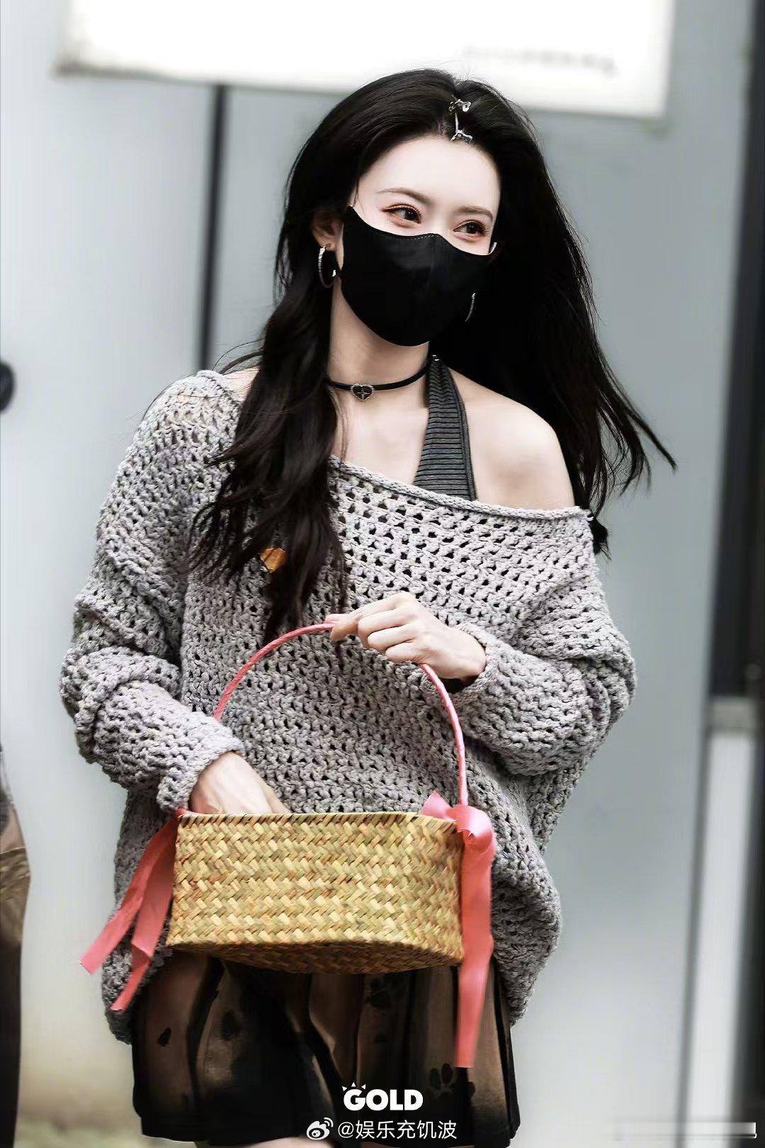 孟子义好六清唱心愿便利贴 心愿便利贴真把孟子义摇来了 从乘风2026弹幕刷屏，到