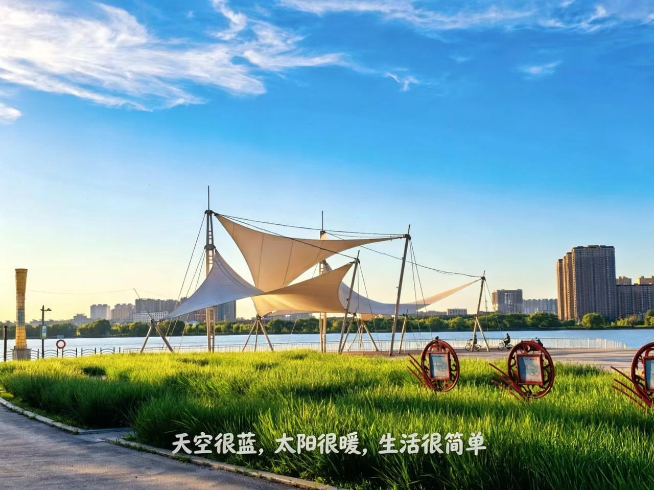 出门在外九不帮—————

一定要告诉孩子
1、不帮人代签字
2、不帮人保管贵重