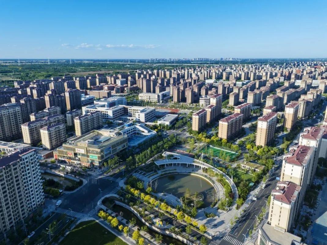 9年前，5100亿砸了进去，建设了一个面积相当于三个纽约市的新城——雄安。如今，