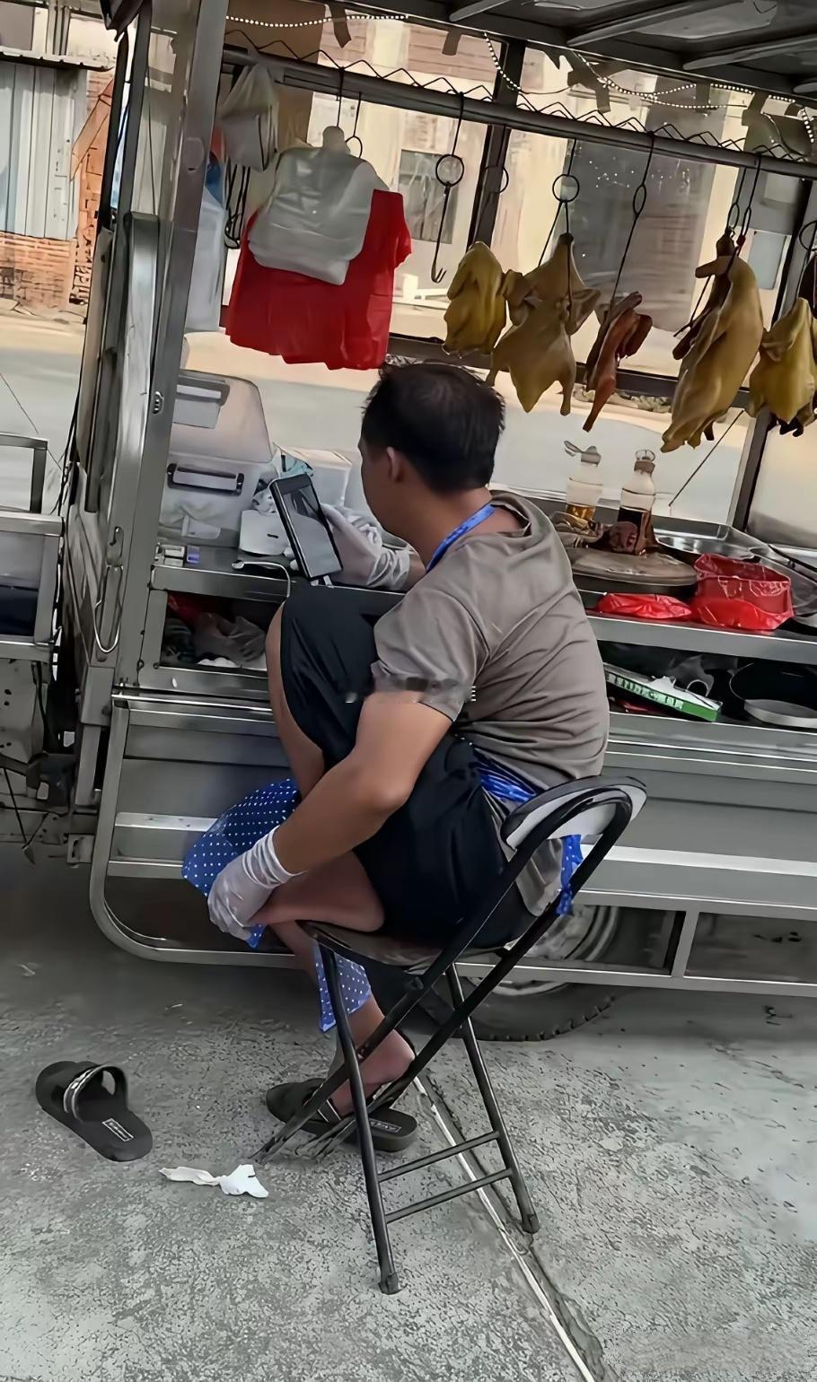 看到这一幕，再也不敢外面买东西了 ​​​