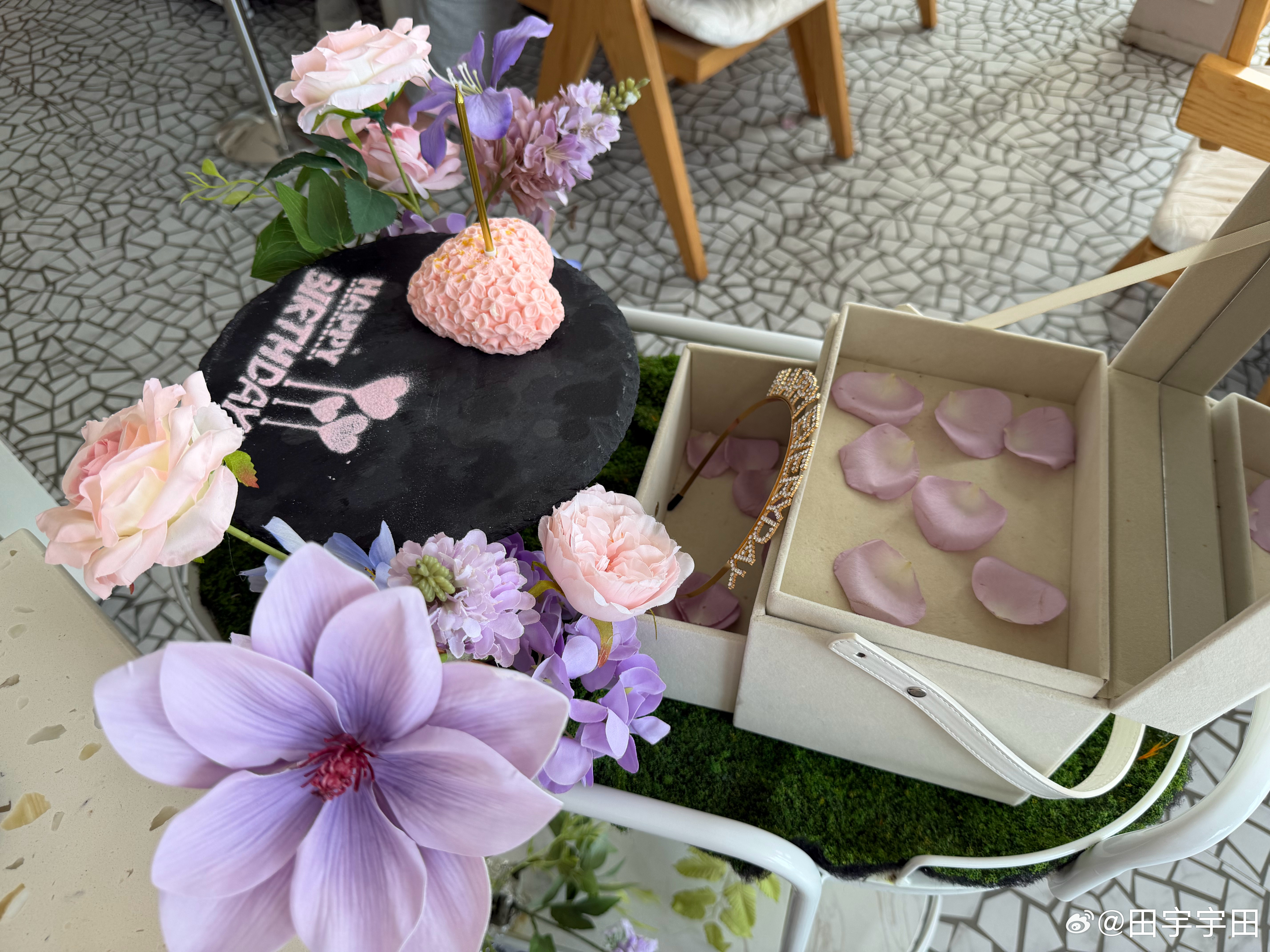 昨天生日简单吃个漂亮饭和“好姐妹”一起拍美美的照片（我不行了，哈哈哈哈哈哈） 北