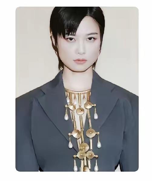 李宇春也太会藏了！41岁的她竟是娱乐圈“C位平衡器”！

查了才发现，李宇春这些