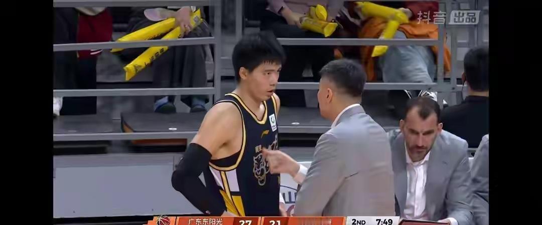 这两组对决的悬念指数可以说是天差地别，一边像是提前写好剧本，一边却可能上演剧情反