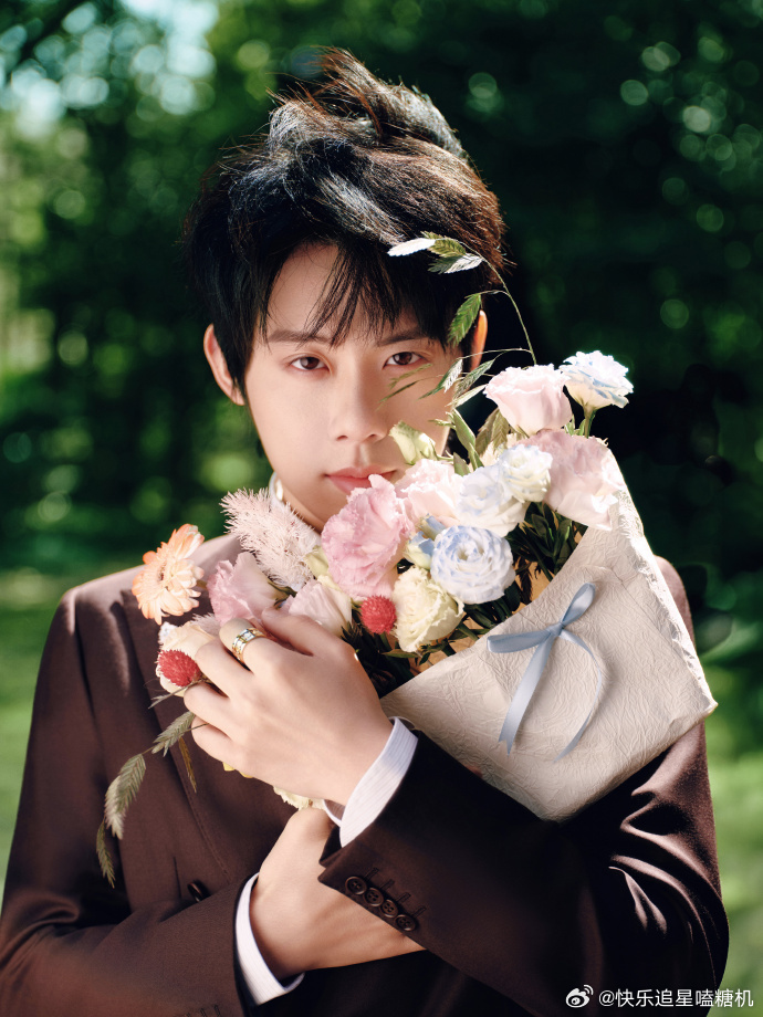 周奇 脸颊痣 周奇这颗脸颊痣的含金量谁懂啊，自带俊逸温润的气质，矜贵又少年感拉满