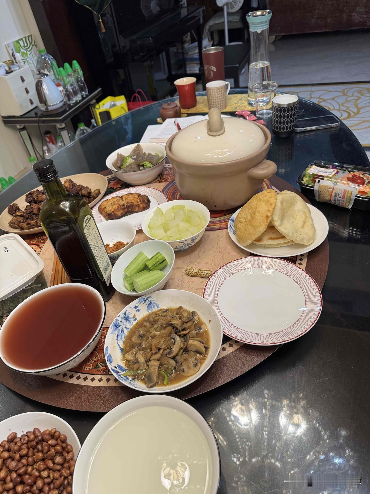 周六日给孩子做点好吃的、复杂的，慰劳一下饥肠辘辘的胃，好在下周继续卷[捂脸]