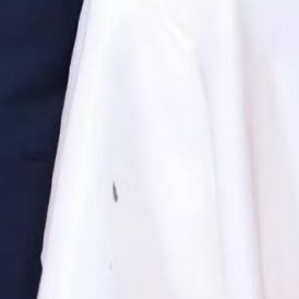 倪虹洁走完红毯天塌了红毯上的小插曲，往往最能击中人心。倪虹洁在签名时不慎将笔迹划