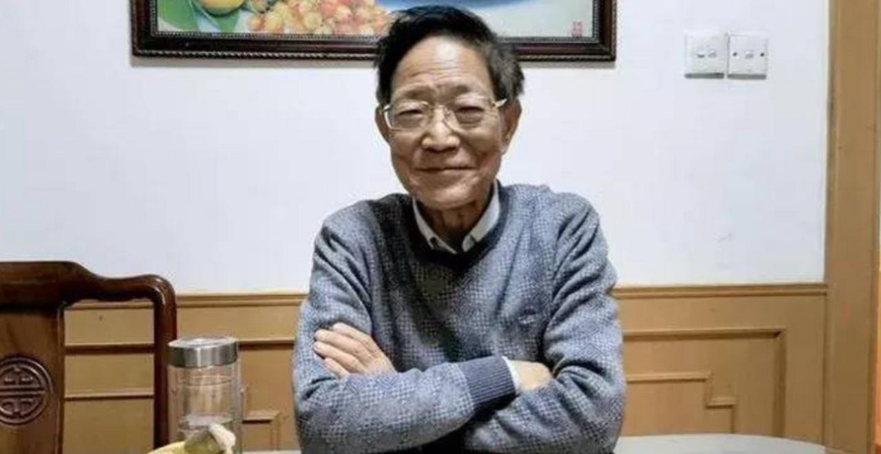 穿衣服都要打补丁的“抠门”教授，2020年突然捐款8000多万！这位衣着朴素的爷