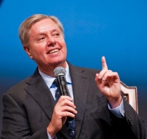 一大早，美国政坛就抛出了一句极具挑衅性的话，直接把中东局势又推到了风口浪尖。美国