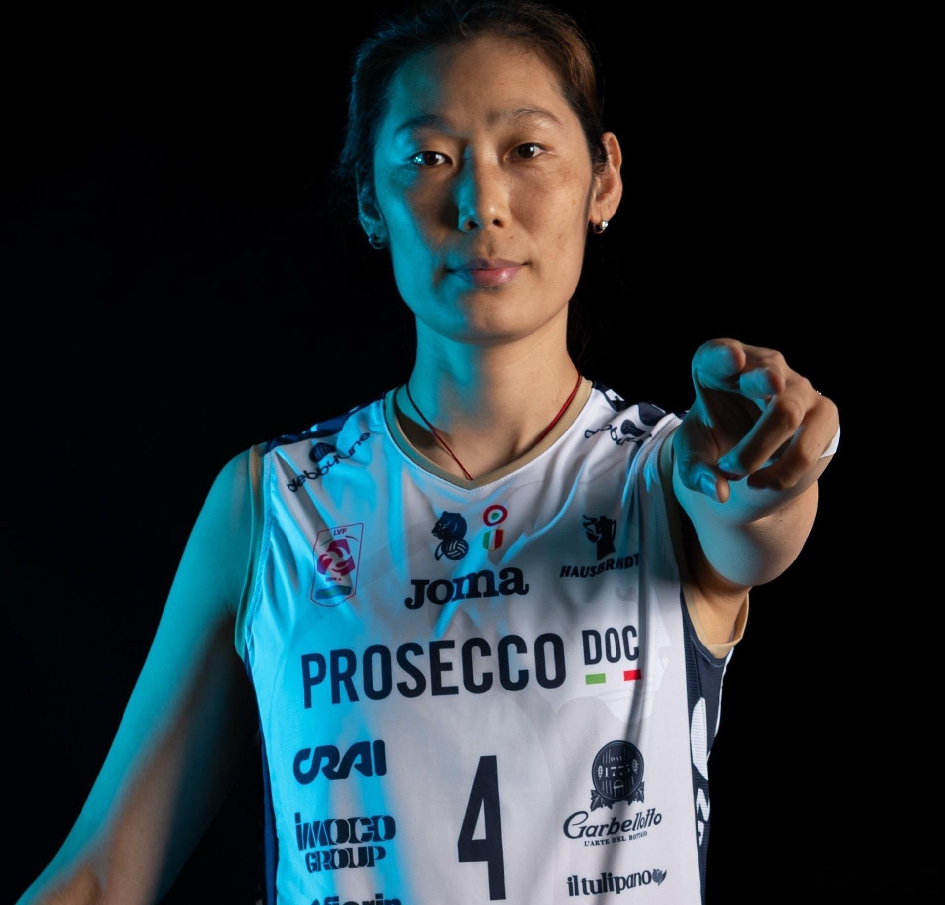 朱婷39个一传仅1失误朱婷在意大利杯赛打出“39次一传仅1失误+17分”的攻防一