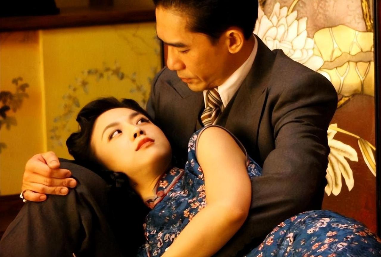 “这么漂亮，下不去手啊”1940年，23岁的抗战英雄郑苹如被押到城外小树林，特务