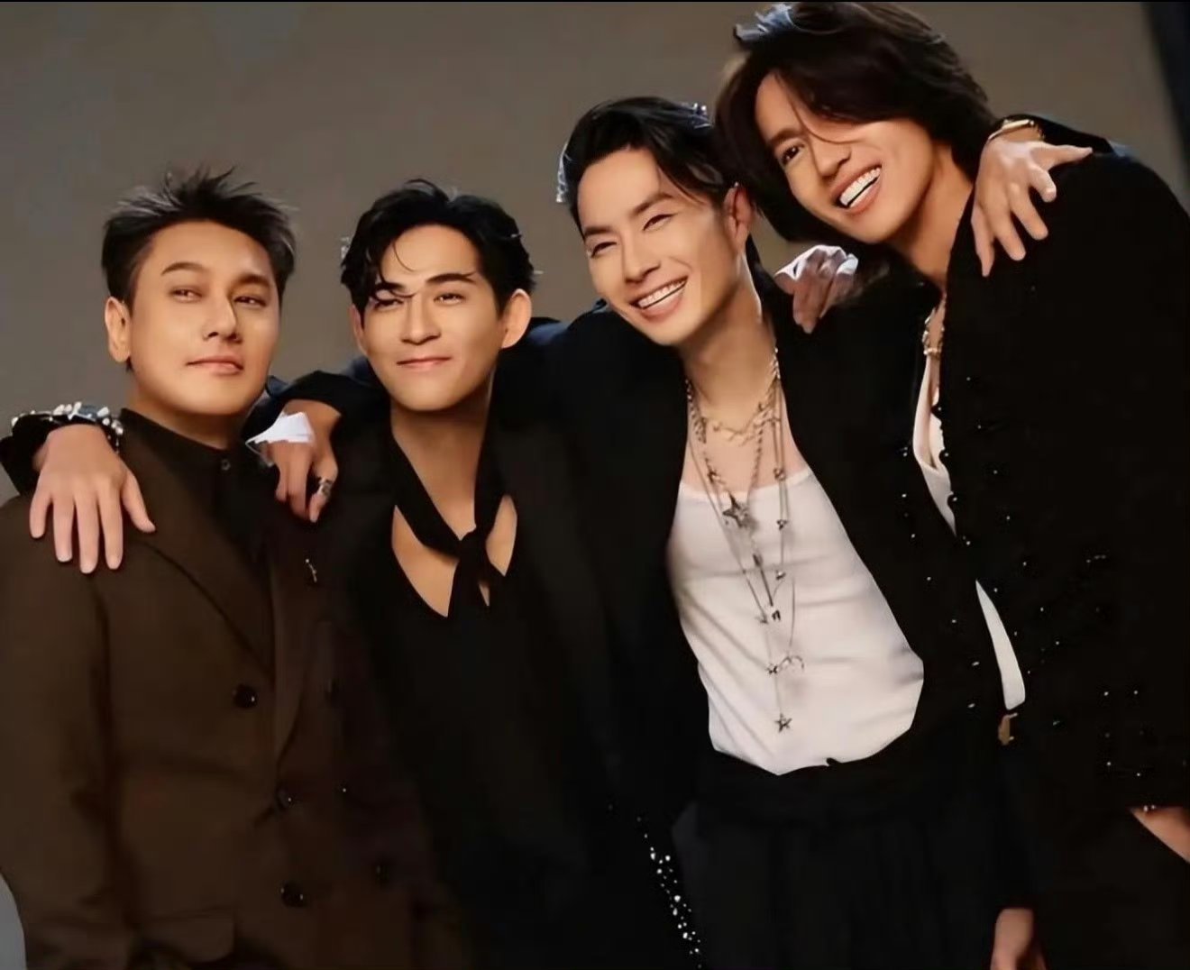 朱孝天举报五月天所属公司虽然我不喜欢五月天但是为朱孝天这哥们情商担忧这样的人以后