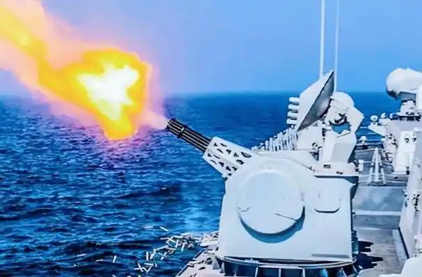 军民两用的货轮将成为未来的发展方向了。
美国海盗行径真是把世界搅得鸡犬不宁，硬生