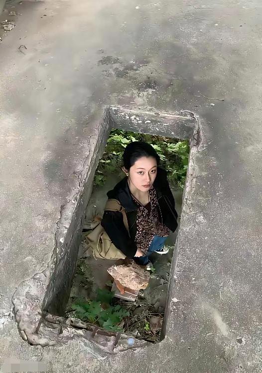 博主说男朋友带她出去穷游帮拍的照片，让网友鉴别这个拍照角度也太刁钻了吧！网友回复