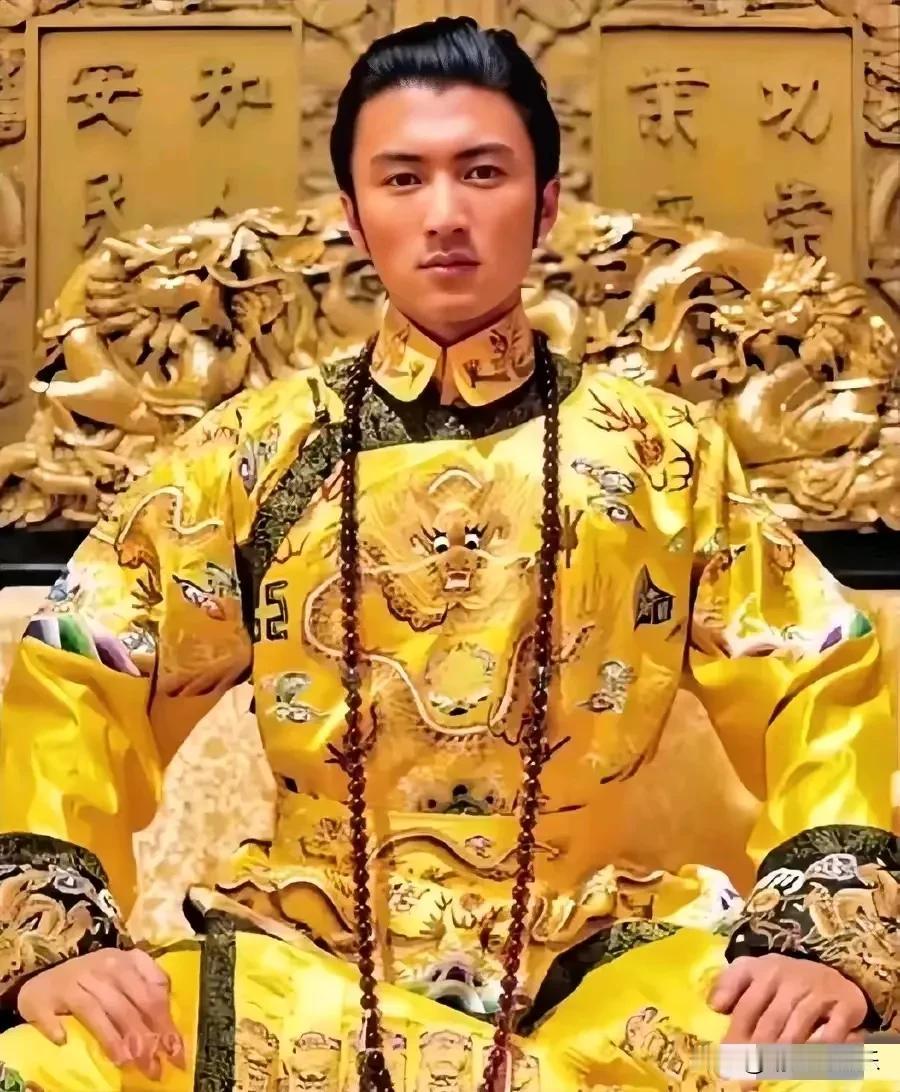 谢霆锋的颜值气质都无可挑剔，
唯一美中不足的可能只有他的身高，
174.5cm的
