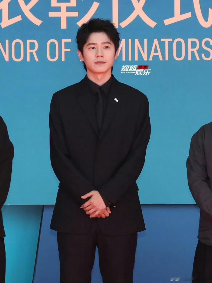 2025 金鸡奖提名者表彰仪式如期举办，获得提名的朱一龙并未到场，其在《志愿军：