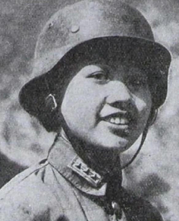 1942年，廖耀湘听说有一个女兵活着走出了野人山，他很激动，不仅亲自向她敬礼，而