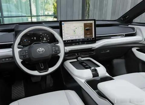 纯电版汉兰达，跟燃油汉兰达完全不是一台车，它叫铂智9X更为合适 