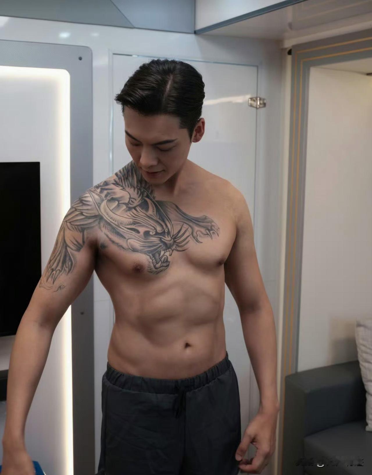 噢，陈伟霆为《九门》牺牲可真大啊，如果不看岂不可惜！