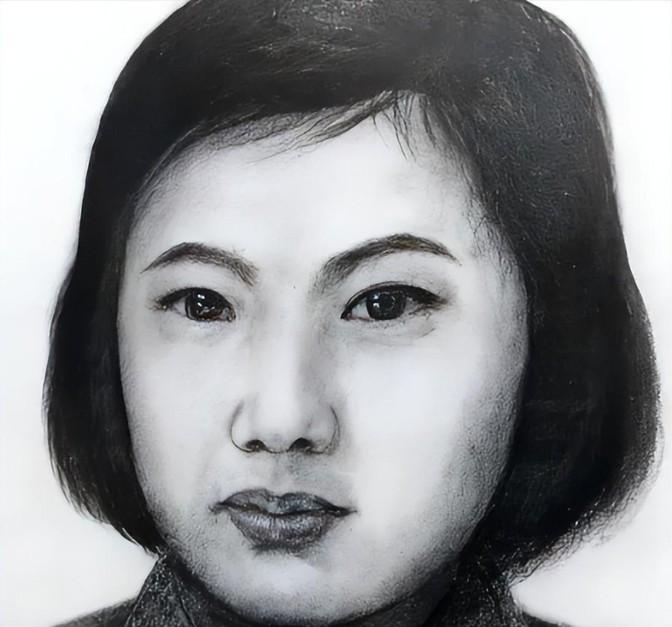 1943年，日军将怀孕女战士的衣服扒开，在众人面前公开处刑，剖腹挖心，孩子被挖出