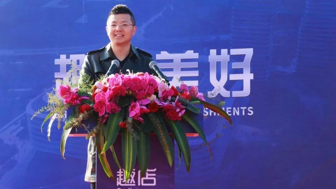 专给学生放贷，被董宇辉拉黑的人栽了！税局找上门，追缴7.9亿元。
趣店10月14