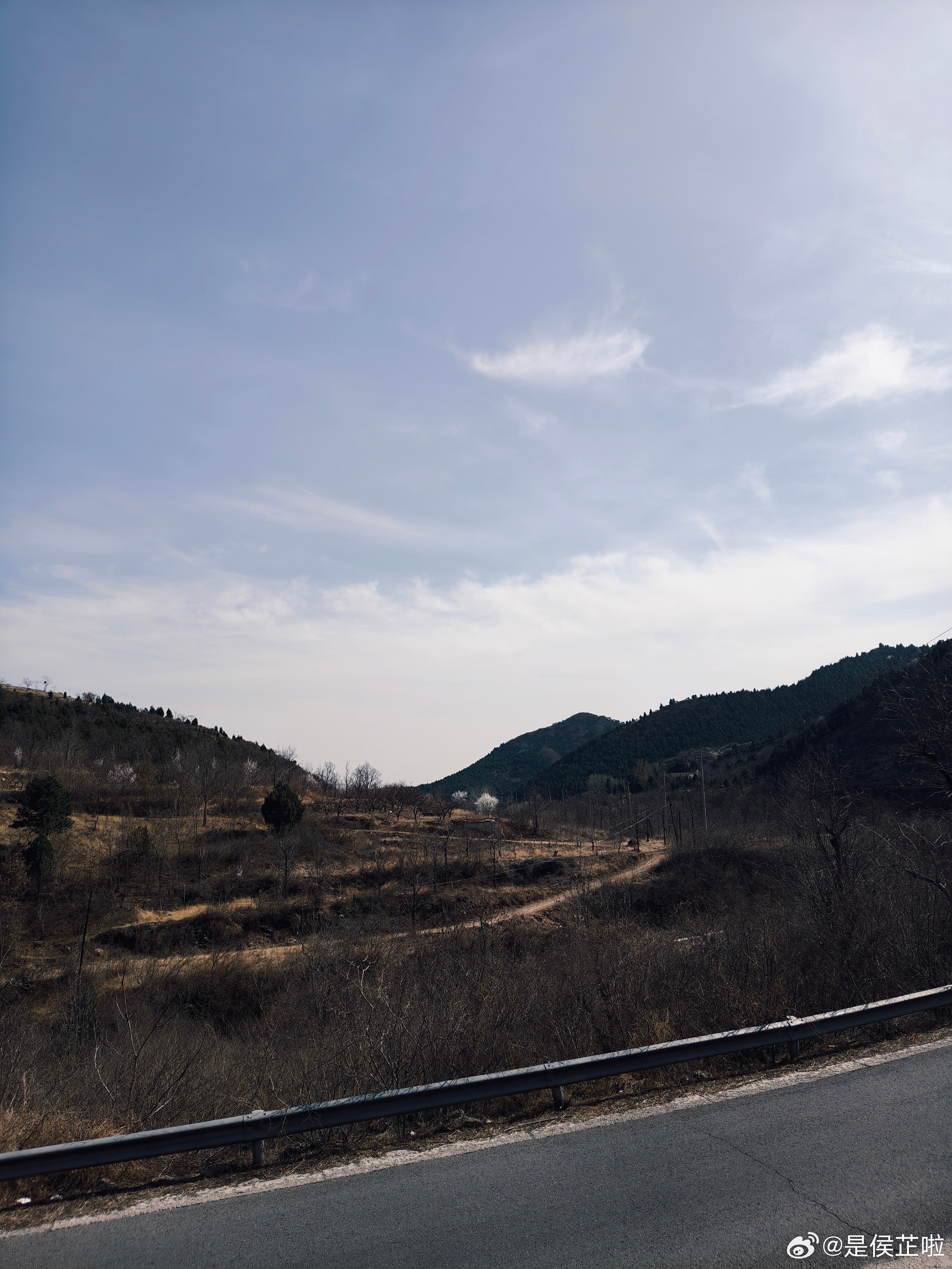 微博young派对春日许愿池春天来了，明显感觉到孩子又长高了，衣服又短了一截，站