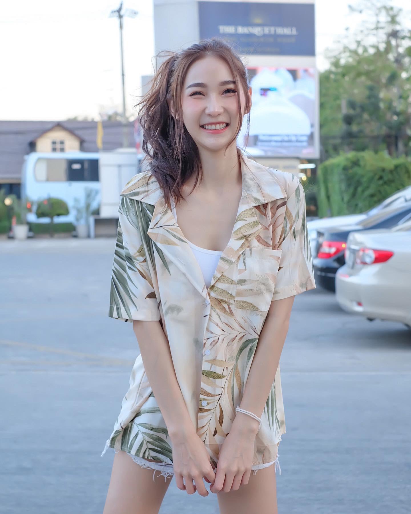 晚上早点回来。外面女流氓很多不是谁都像我一样，就图你这个人