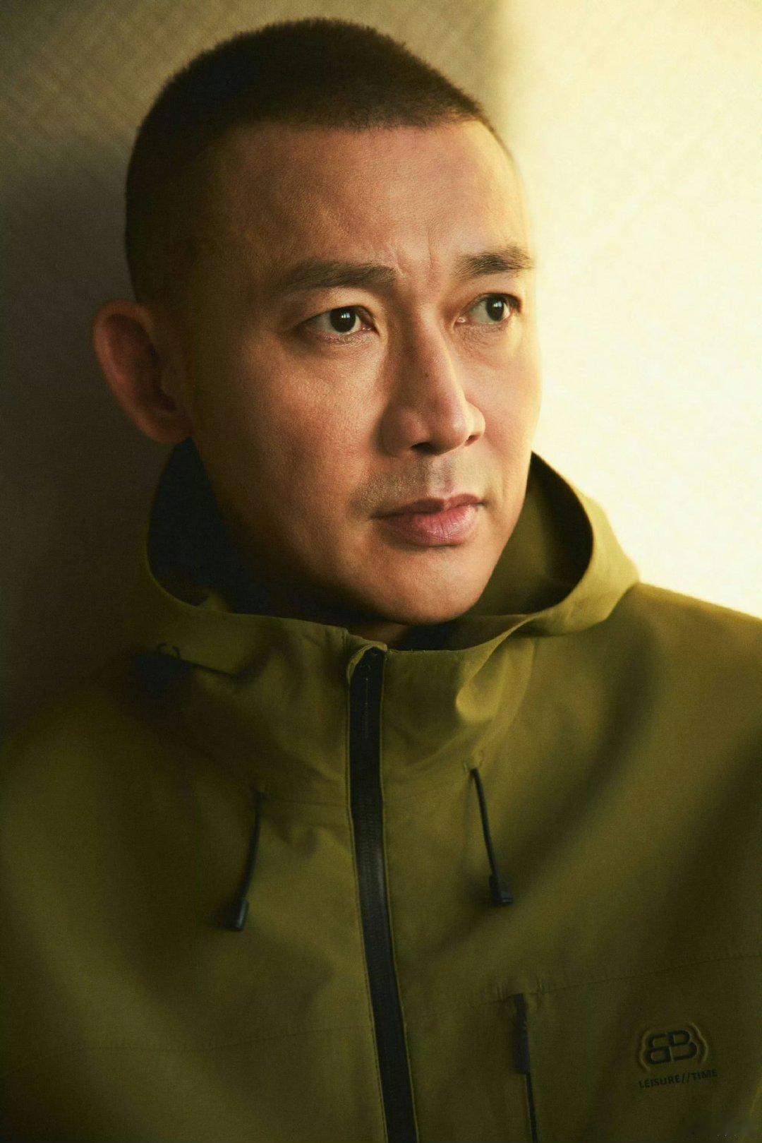 人生阅历是聂远饰演厚重角色的底气央视网云顶对话聂远江南春聂远在云顶对话中坦言，时