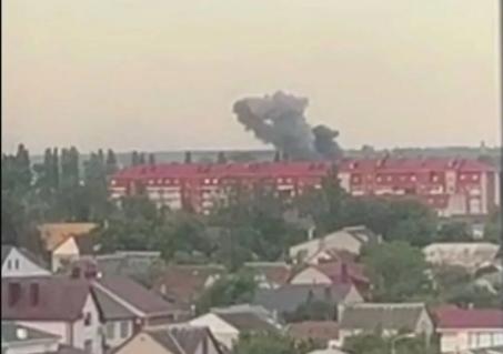 图文：乌军动用风暴阴影导弹打击俄苏-34空军基地飞机修理厂黑海舰队航空兵司令部