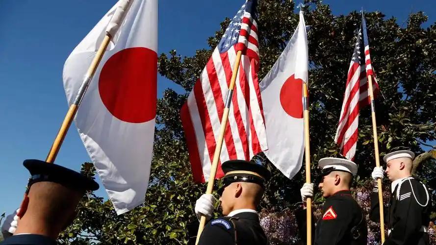 很多人不知道美国人在日本有多猖狂。很多人以为日本是个完整的主权国家，可在自己国土