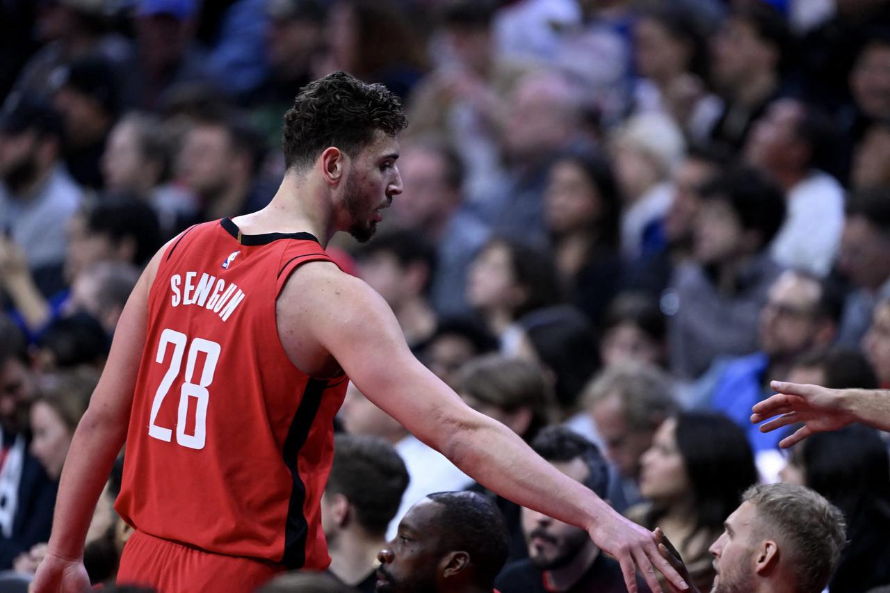申京：我来NBA之后还从未赢过勇士 我们必须战斗

12月11日讯 火箭今日NB