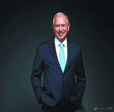 美国亿万富翁苏世民，当着所有人的面，直接撂下一句话：“美国正在把中国逼成一个无法