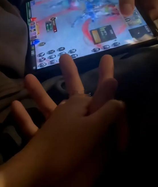 网友爆料，今年9月份，大学开学季那会，在苏州独墅湖那边，碰到一个女孩子，很漂亮那