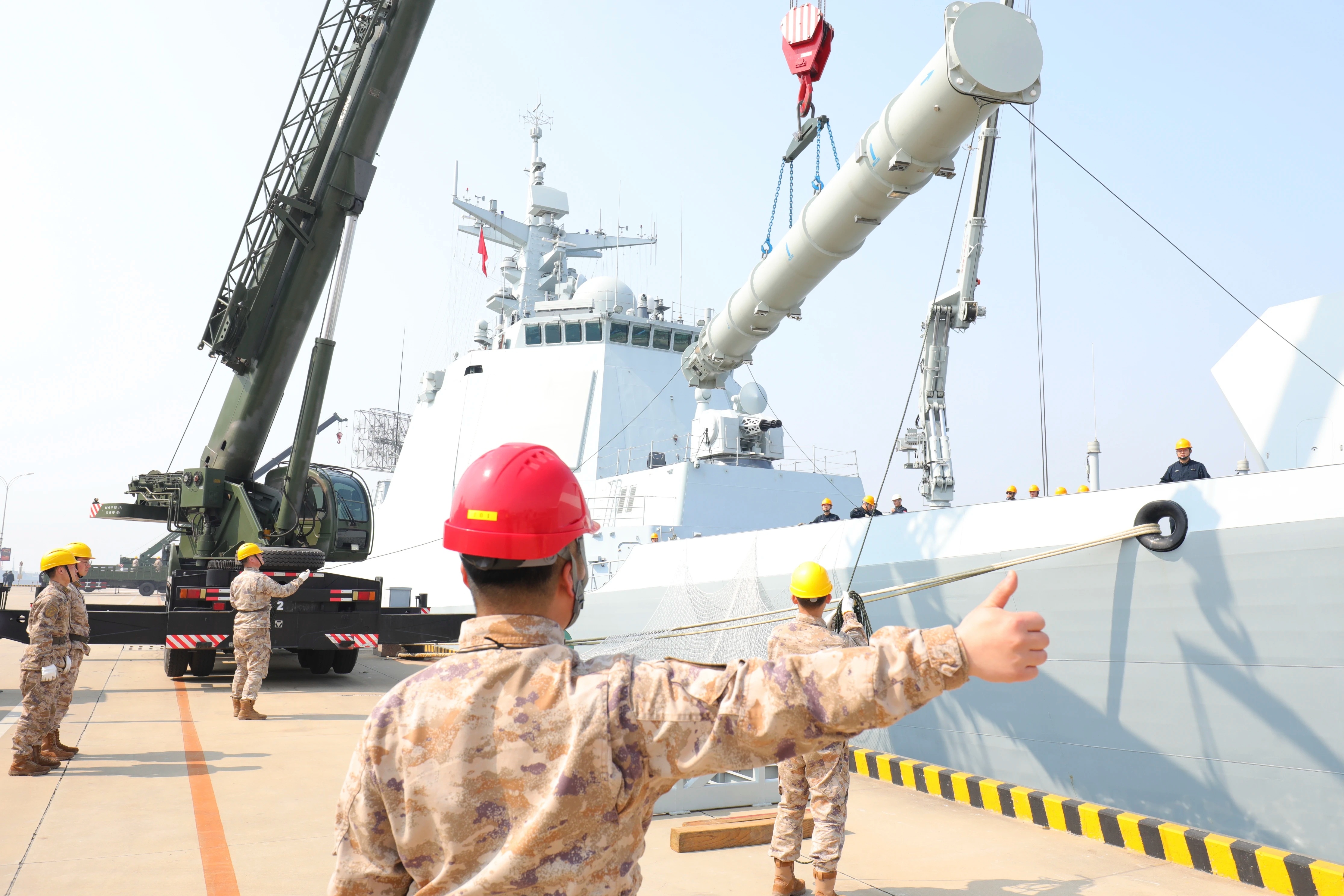 鹰击-18/83、海红旗-9吊装等首见新052D改吊装鹰击-18官照更多往期素材