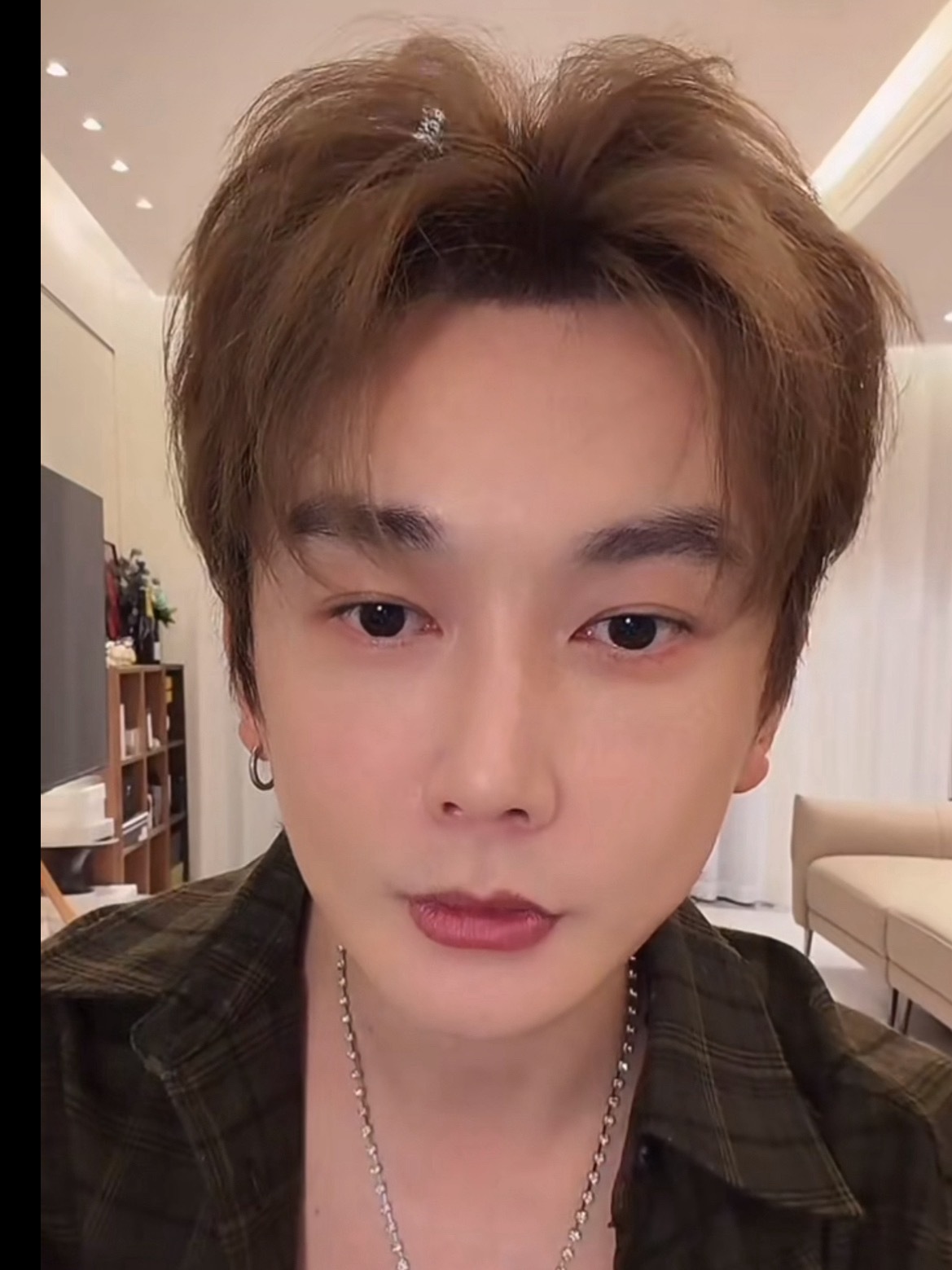 李登科整容模版是刘耀文网友说让去李登科告整容医生诈骗，绝对胜诉。哈哈哈哈哈哈哈哈