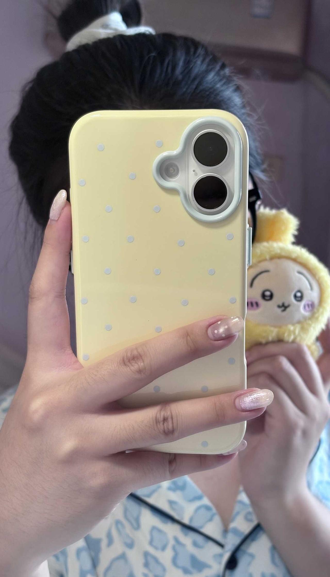 小16之奶黄波点海盐
很亮眼的颜色！！
iPhone16手机壳
手机壳
奶黄色