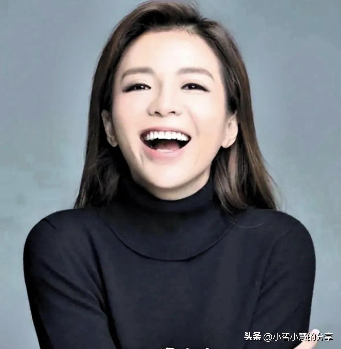 朱迅真的很美，主持人中有几位能超越她的美，有颜值又有才能，是跟董卿和刘芳菲一样有