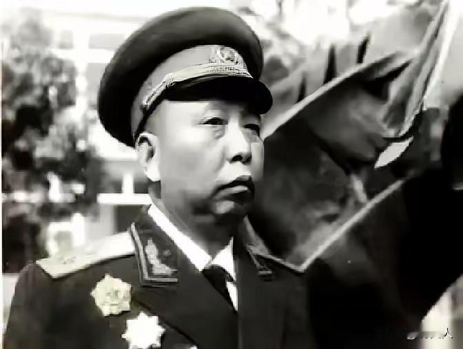 不骂不吵，一首打油诗点破媚上欺下，开国中将的批评智慧
 
杀人诛心，最高境界不是