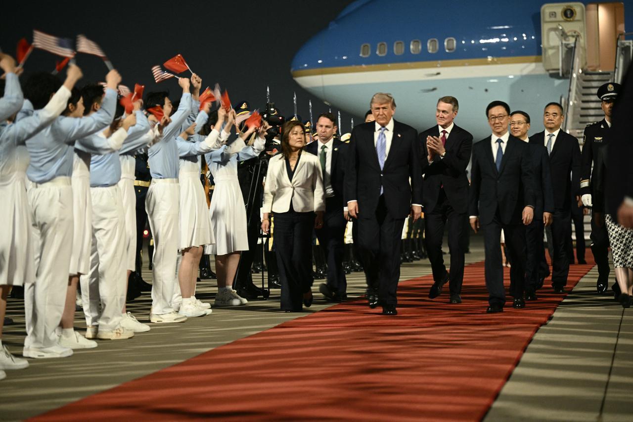 美国方面十分清楚，此次双方会谈的结果，不仅仅是对中美关系，更在于对世界整个格局都