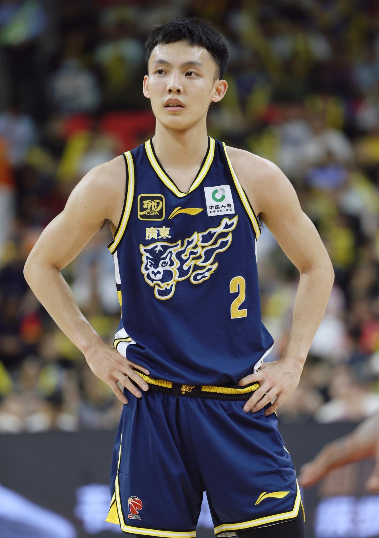 广东94-88战胜山东，“此战”高诗岩跟徐杰的表现根本不在一个档次！

1.徐杰