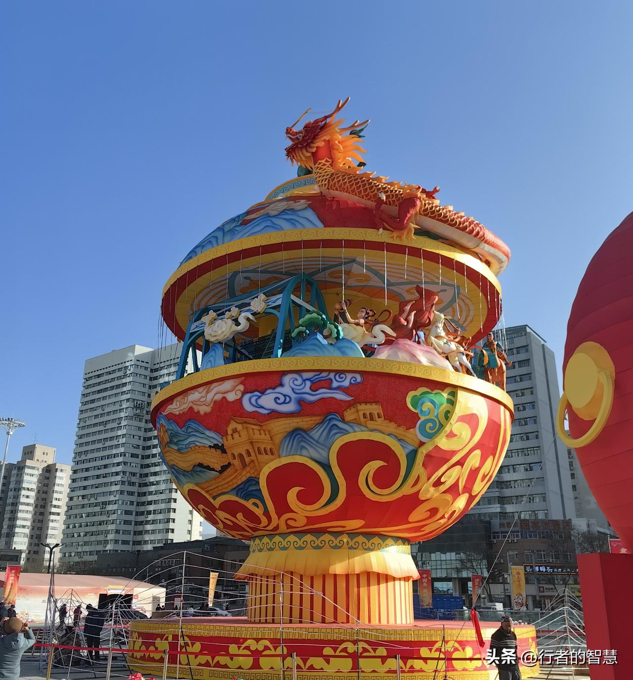 兰州东方红广场上的节日花灯亮起来了兰州彩灯大世界