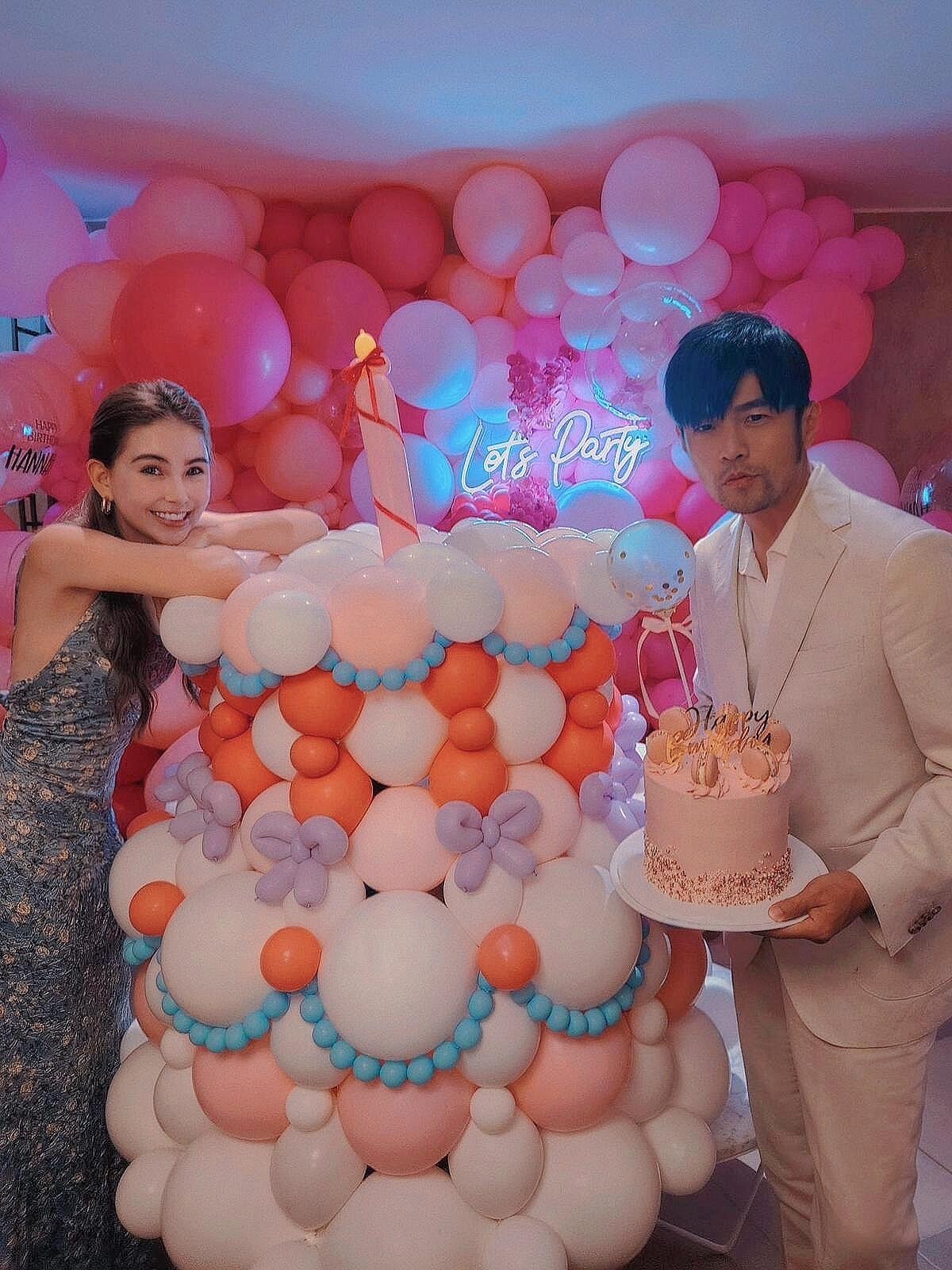 #周杰伦[超话]# 昆凌：💕Pink Birthday 🎂謝謝寶貝們給我準備