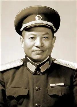徐光友（1917-2003），原名许光友。安徽省六安县人。1929年加入中国共产