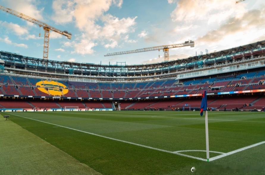 《每日体育报》报道，诺坎普球场翻新实际花费超了2-3亿欧元。拉波尔塔的董事会请求