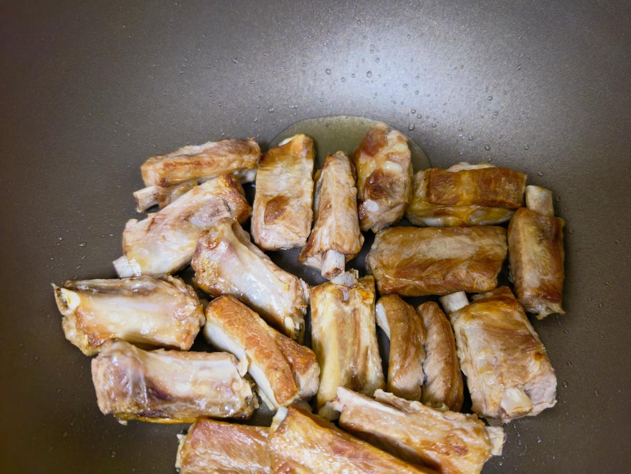 【排骨热量高不敢吃？学会这3招，解馋不胖人！】

她健康守护计划减肥超话 

很