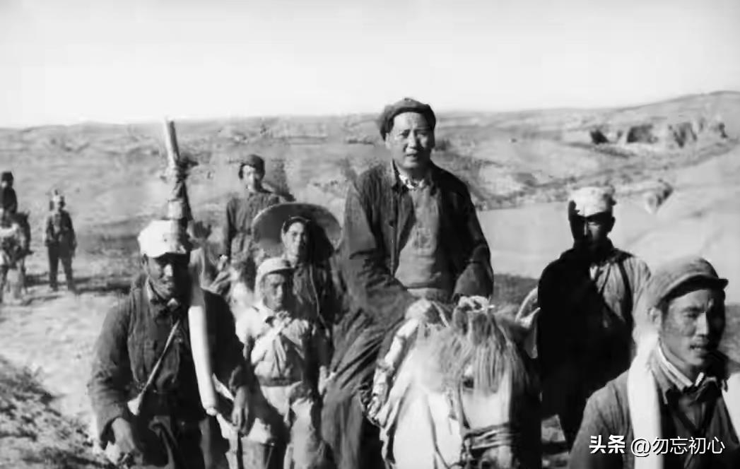 1947年初春，陕北延安，胡宗南几十万大军正朝着这片黄土高坡压过来，中央机关刚刚