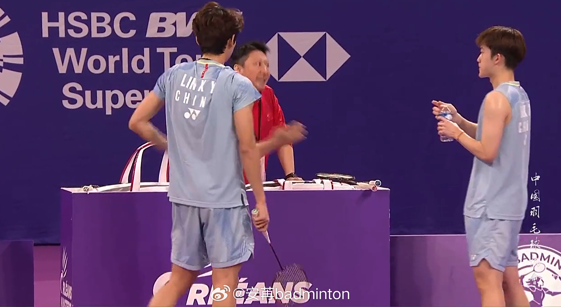 胡珂源/林祥毅🇨🇳  21-19 卡尔南多/毛拉纳🇮🇩第二局继续加油！?