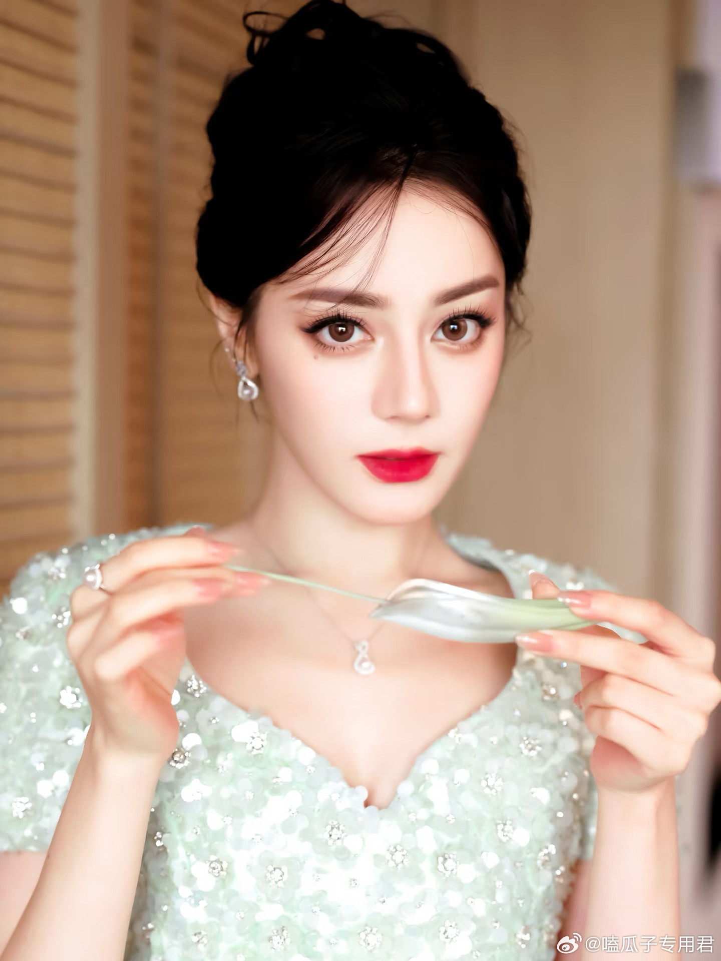 有网友问瓜子君热巴有进组的打算吗？有什么新情况可以说一下吗？没什么消息，热巴虽然