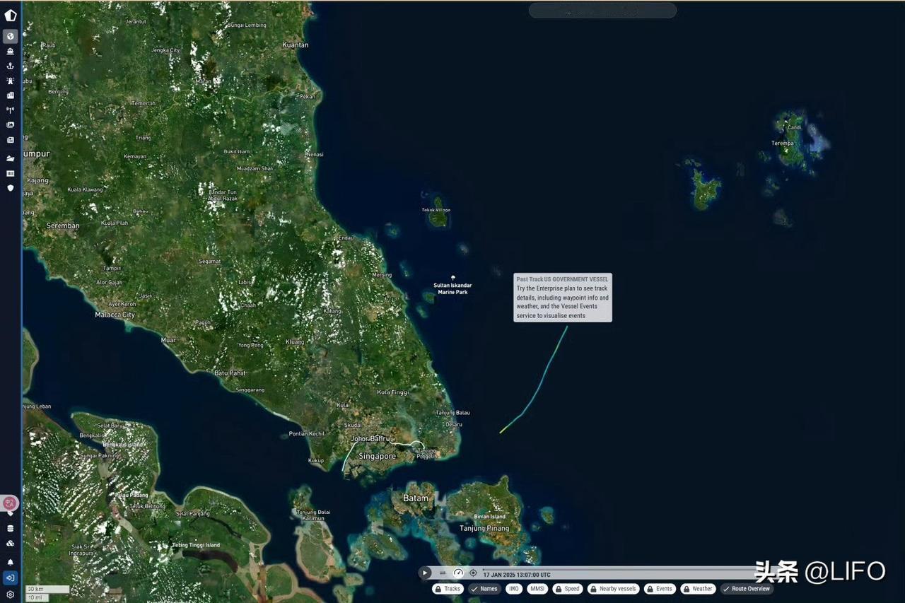 值得注意的是：林肯号航母是在进入马六甲海峡前才主动打开 AIS 广播的。