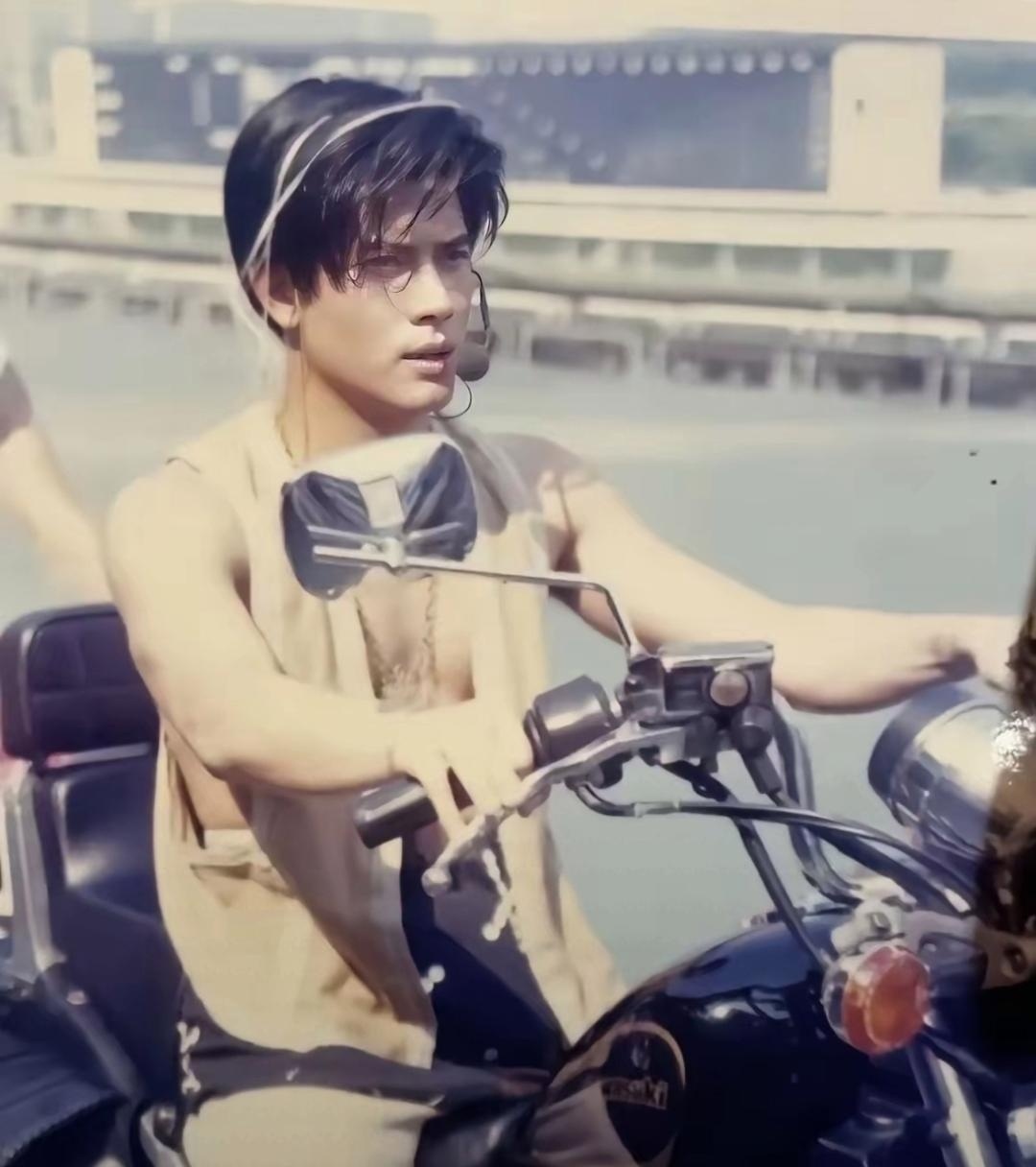 1990年的郭富城，那时候真帅呀。 